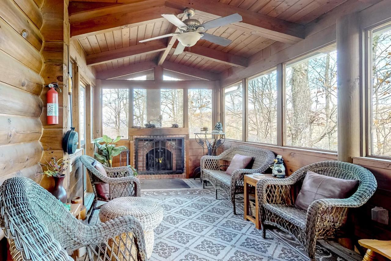Lazy Bear Lodge Sevierville Eksteriør bilde